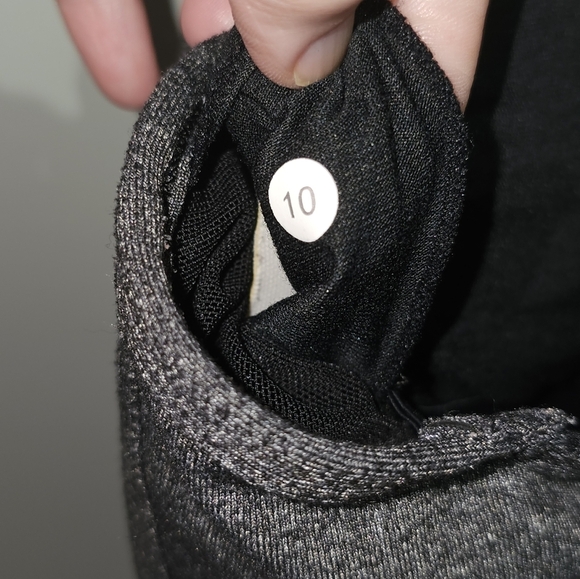 Lululemon Power Pose Tank Heathered Black Size 10 - Picture 6 of 7